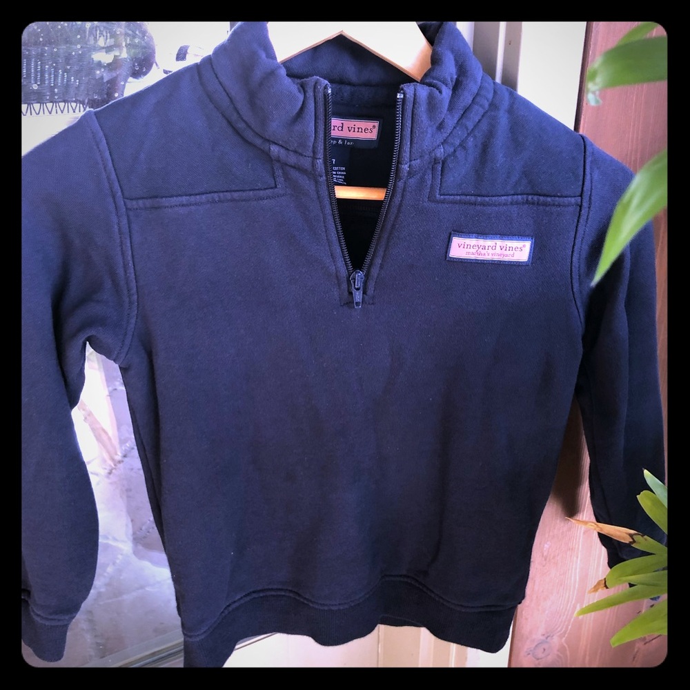 Vineyard Vines Sweater. Worn once. 7